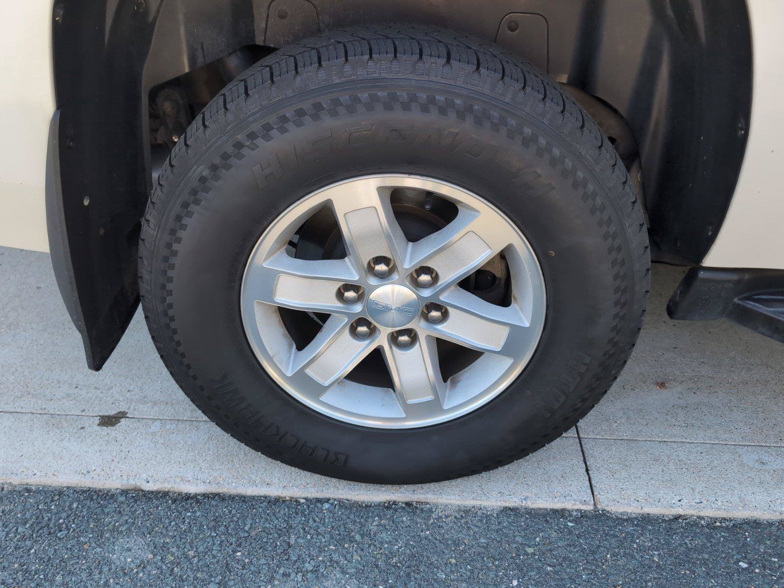 Used 2013 GMC Yukon XL SLT AWD/4WD image 16