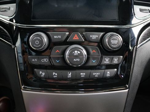 Used 2020 Jeep Grand Cherokee High Altitude AWD/4WD image 18