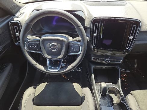 Certified 2023 Volvo XC40 Recharge Plus AWD/4WD image 18