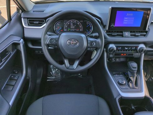 Used 2023 Toyota RAV4 LE AWD/4WD image 16