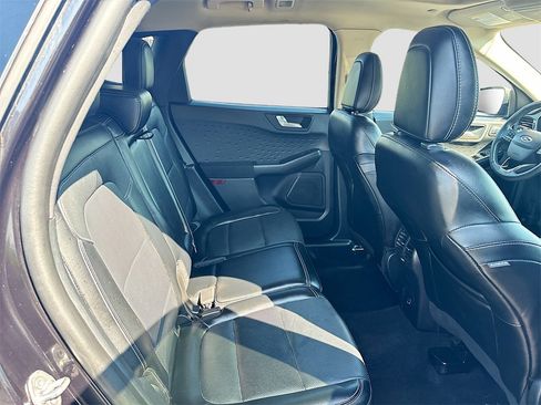 Used 2020 Ford Escape Titanium image 28