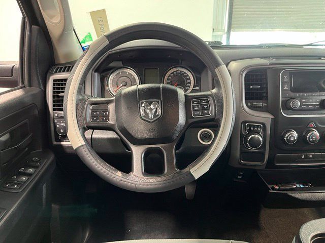 Used 2017 RAM 1500 Express RWD image 22