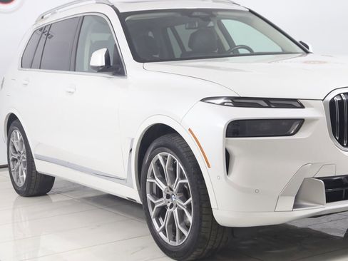 Used 2023 BMW X7 xDrive40i w/ Premium Package image 46