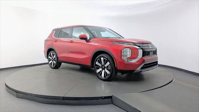 Used 2025 Mitsubishi Outlander SE FWD image 11