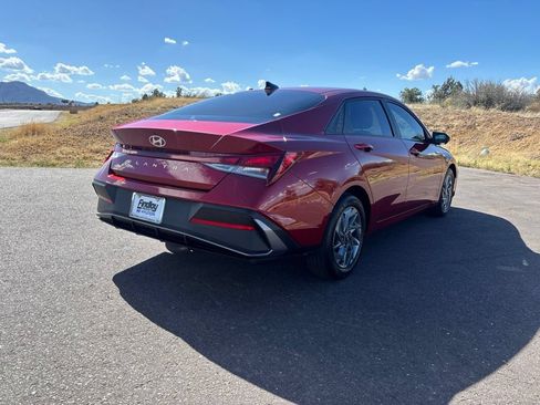 Certified 2024 Hyundai Elantra SEL FWD image 5