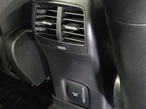 Used 2020 Ford Escape Titanium image 11