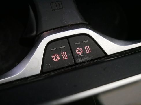 Used 2019 BMW X7 xDrive40i w/ Premium Package image 32