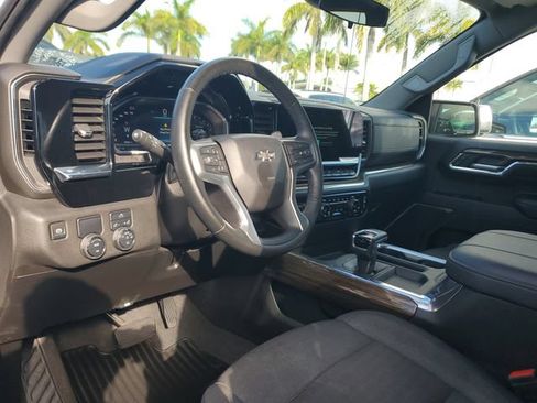 Used 2024 Chevrolet Silverado 1500 RST RWD image 9