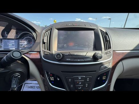Used 2016 Buick Regal FWD image 21