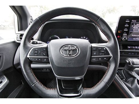 Used 2023 Toyota Sienna XSE image 14