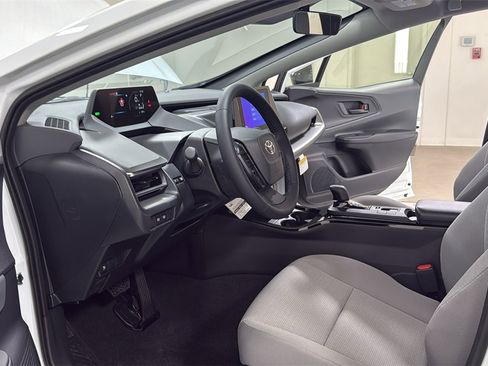 New 2026 Toyota Prius LE image 12