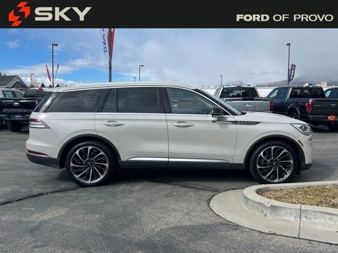 Used 2020 Lincoln Aviator Reserve w/ Equipment Group 202A image 7
