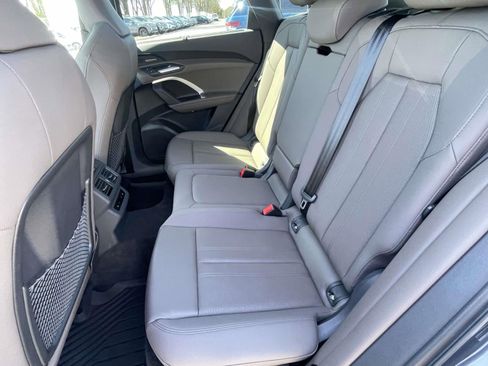 Certified 2025 Audi Q5 Prestige AWD/4WD image 11