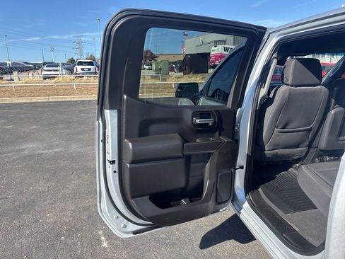 Used 2022 Chevrolet Silverado 1500 LT image 30