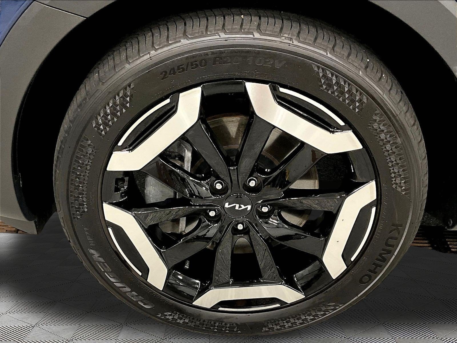 Used 2025 Kia Telluride S FWD image 35
