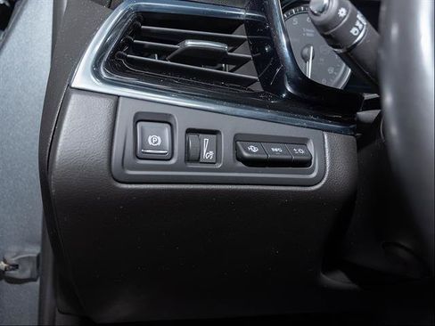 Used 2020 Cadillac XT6 Premium Luxury AWD/4WD image 13