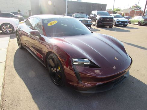 Used 2023 Porsche Taycan RWD image 4