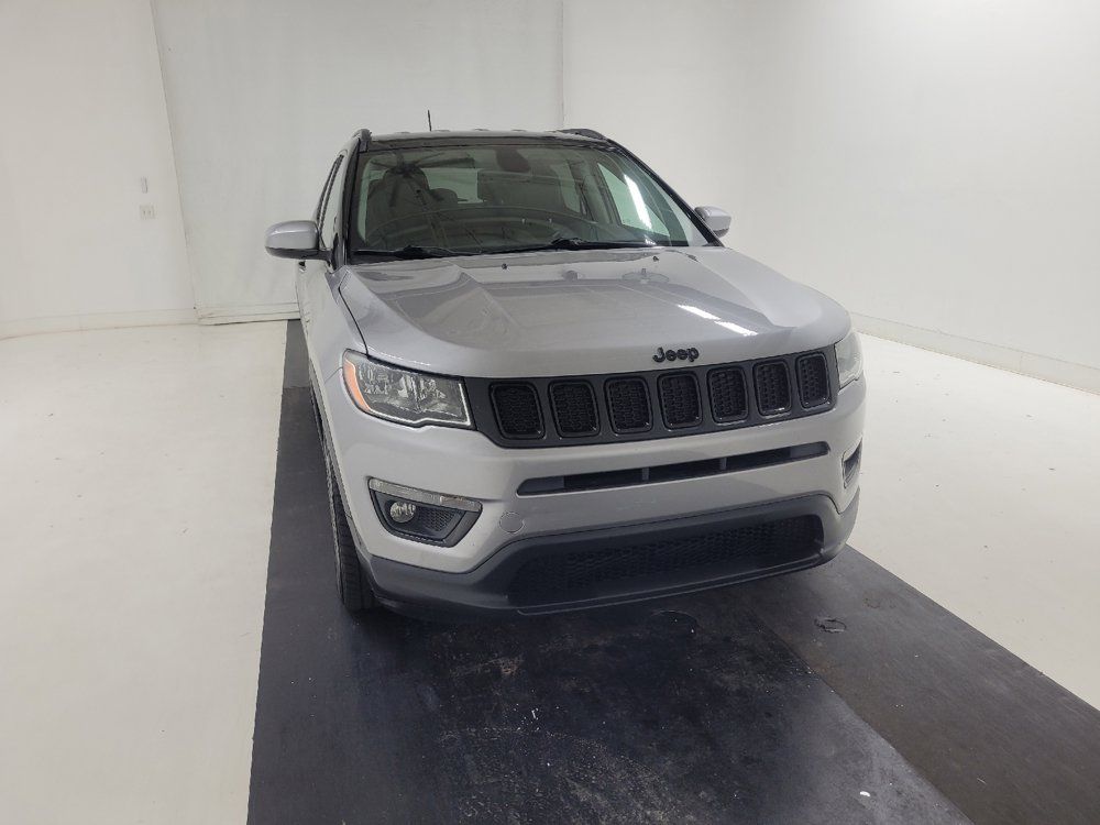 Used 2019 Jeep Compass Latitude FWD image 14