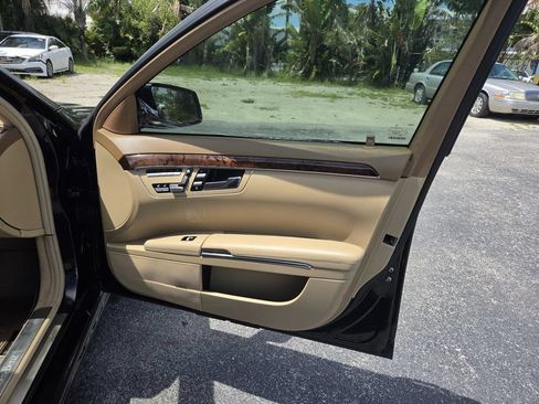 Used 2013 Mercedes-Benz S 550 w/ Sport Pkg Plus One image 22