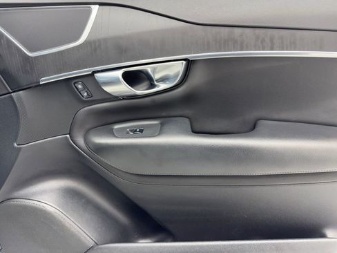 Used 2020 Volvo XC90 T5 Momentum image 41