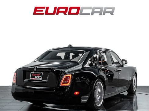 Used 2022 Rolls-Royce Phantom Sedan RWD image 6