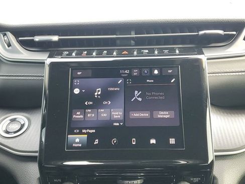 Used 2023 Jeep Grand Cherokee Laredo image 30