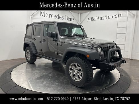 Used 2018 Jeep Wrangler Unlimited Rubicon w/ Connectivity Group image 1