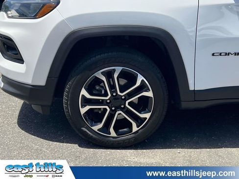 Certified 2022 Jeep Compass Limited AWD/4WD image 9