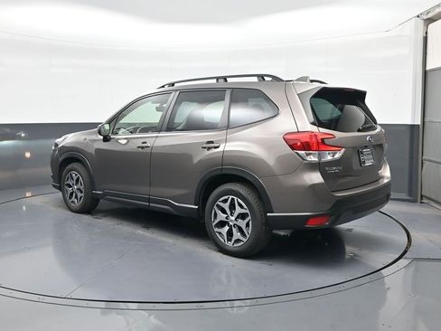 Used 2023 Subaru Forester Premium AWD/4WD image 5