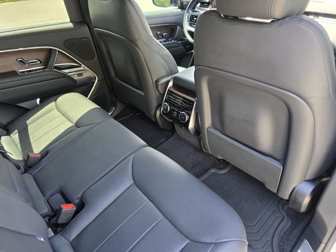 Certified 2023 Land Rover Range Rover SE AWD/4WD image 24