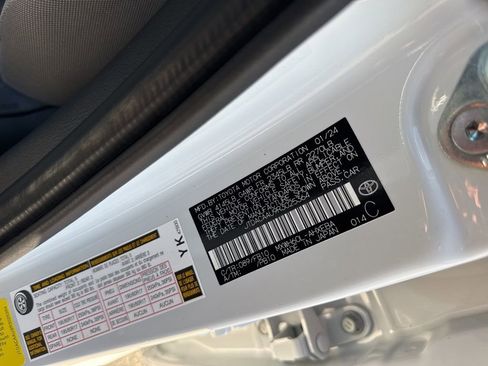 Used 2024 Toyota Prius LE image 33