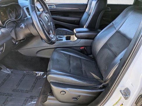 Used 2018 Jeep Grand Cherokee Altitude image 14