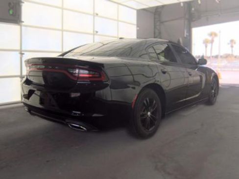 Used 2020 Dodge Charger SXT w/ Leather Interior Group RWD image 4