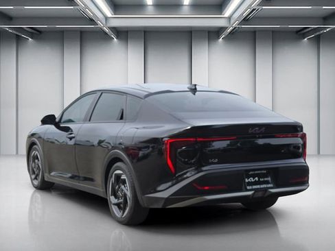 Certified 2025 Kia K4 EX image 6