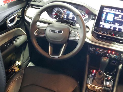 Used 2025 Jeep Compass Limited AWD/4WD image 13