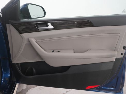Used 2017 Hyundai Sonata Limited image 9