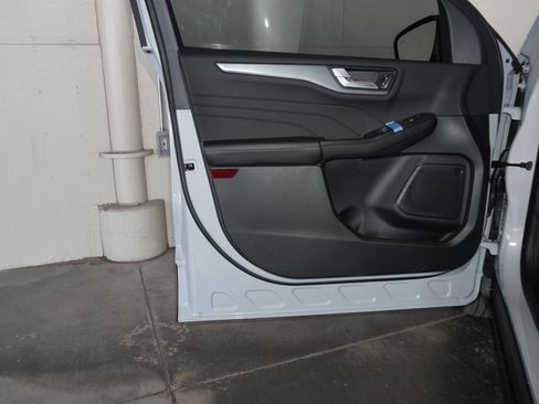 New 2026 Ford Escape SE image 32