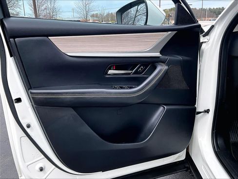 Used 2024 MAZDA CX-90 Plug-In Hybrid w/ Preferred image 9