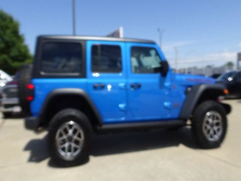 Used 2024 Jeep Wrangler Unlimited Rubicon w/ Convenience Group AWD/4WD image 5
