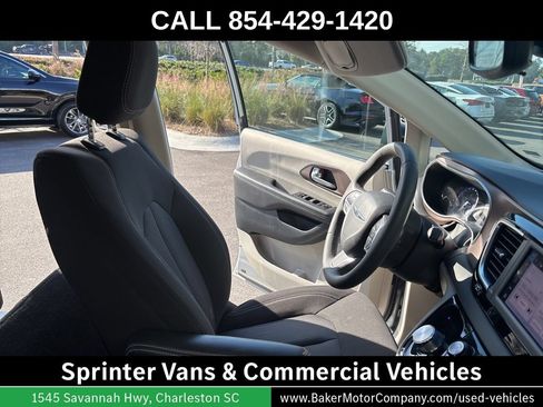 Used 2024 Chrysler Voyager LX FWD image 40