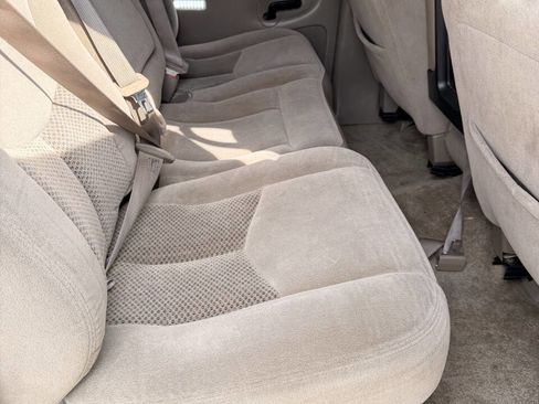 Used 2003 Chevrolet Suburban 2WD image 19