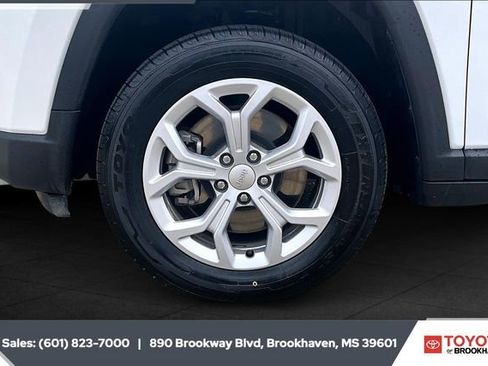 Used 2024 Jeep Compass Latitude image 7