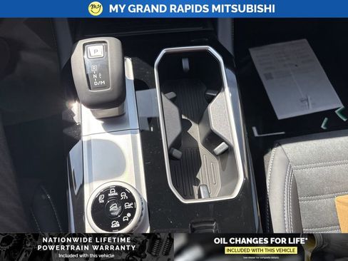 New 2026 Mitsubishi Outlander SE image 29