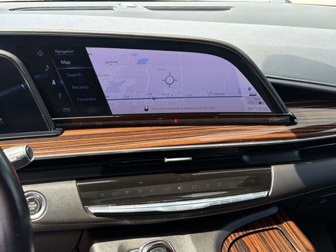 Used 2022 Cadillac Escalade ESV Premium Luxury RWD image 28
