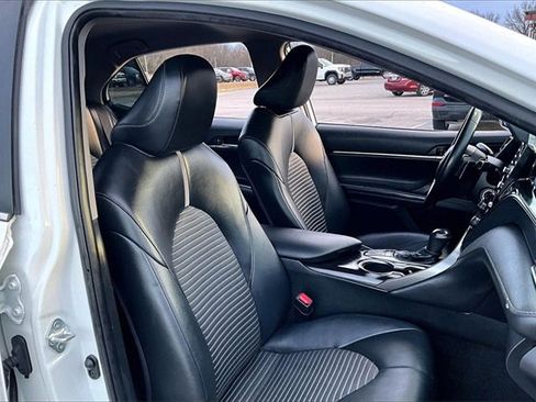 Used 2022 Toyota Camry SE image 29