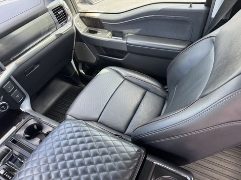 Used 2021 Ford F150 Lariat w/ Max Trailer Tow Package image 16