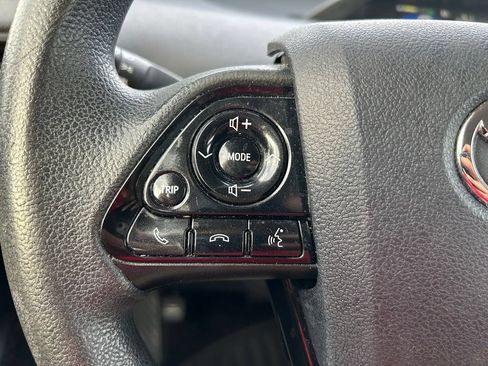 Used 2021 Toyota Prius LE FWD image 18