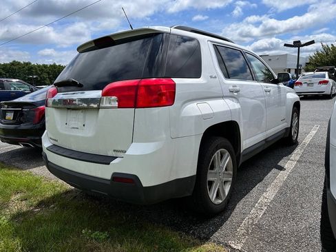 Used 2010 GMC Terrain SLE w/ Convenience Package AWD/4WD image 4