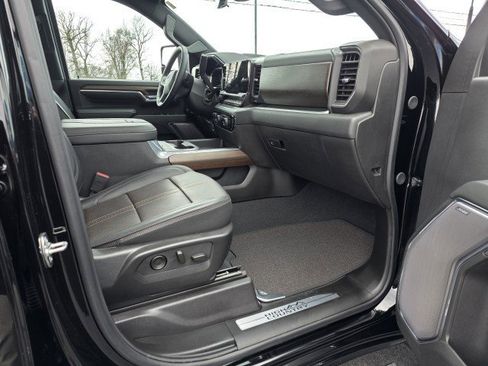 Used 2025 Chevrolet Silverado 2500 High Country w/ High Country Premium Package image 16