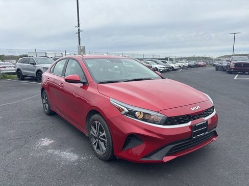 Certified 2024 Kia Forte LXS FWD image 1